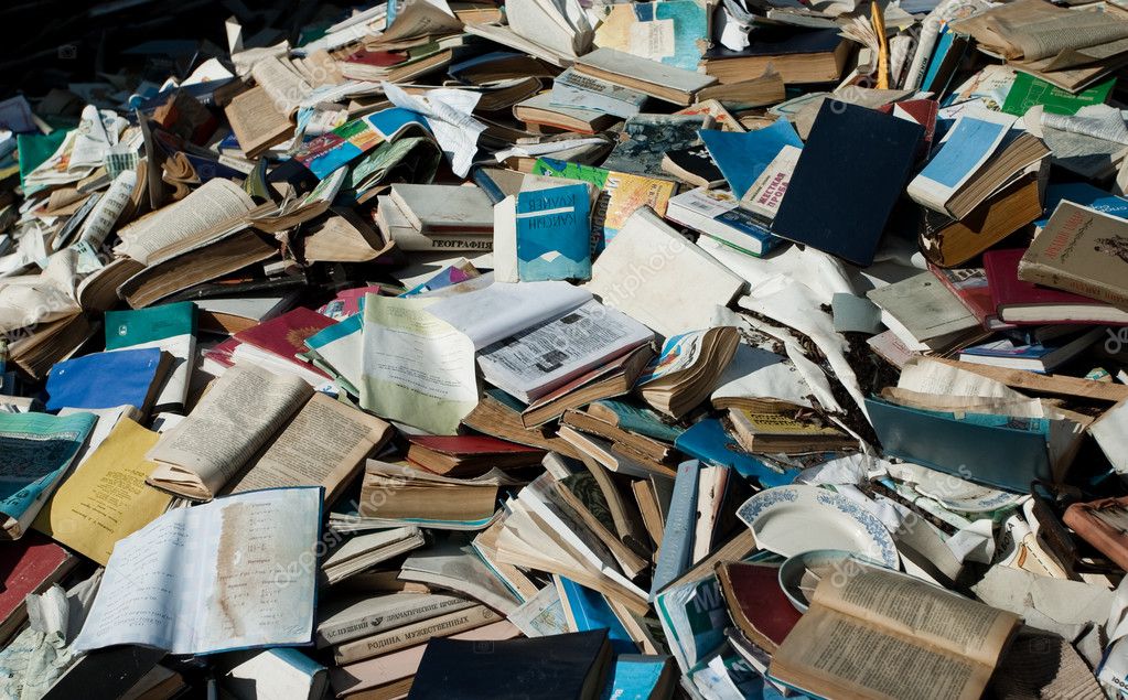 Old books garbage – Stock Editorial Photo © morgenstjerne #9016321